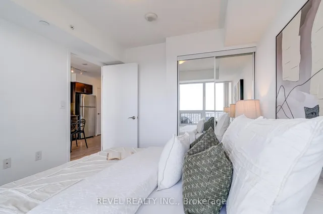 Additional image 8 of 830 Lawrence Ave Unit 1308