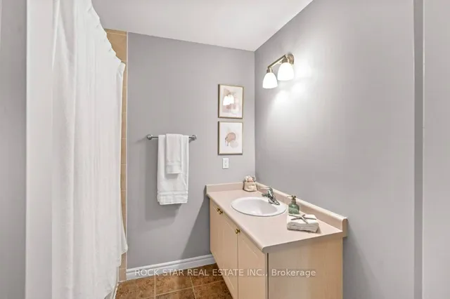 Additional image 33 of 28 Vennio Lane