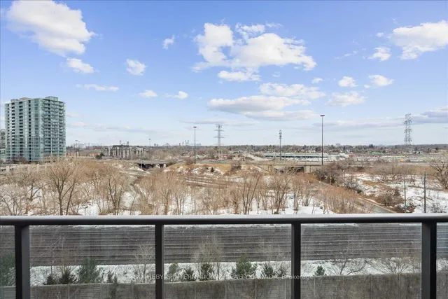 Additional image 39 of 90 Park Lawn Rd Unit 915