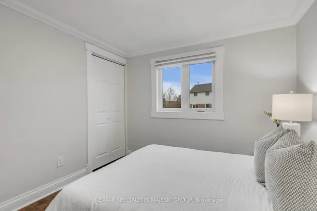 Additional image 21 of 2377 Cotswold Cres