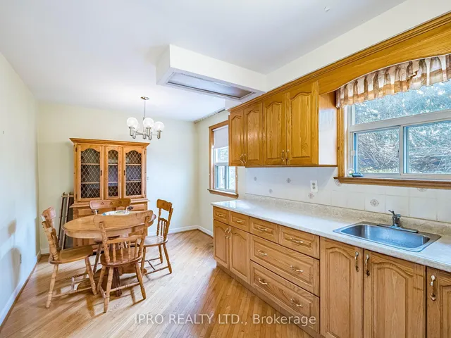 Additional image 16 of 43 Heman St