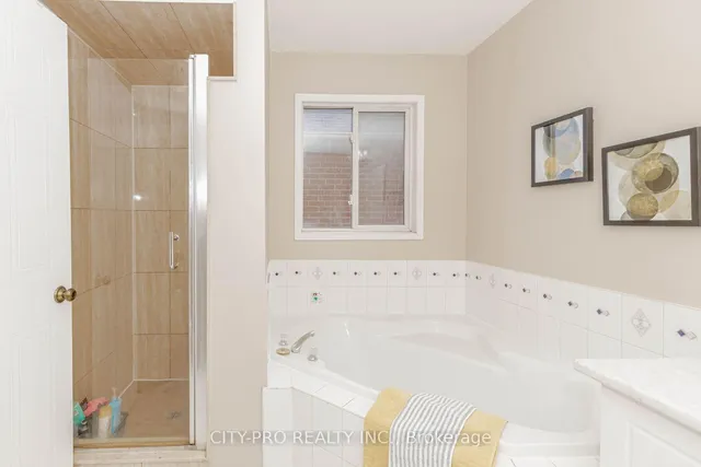 Additional image 35 of 382 Harrowsmith Dr