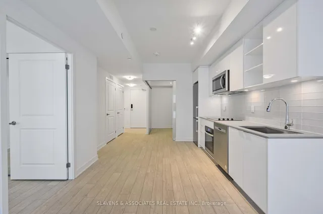 Additional image 4 of 543 Richmond St Unit 735