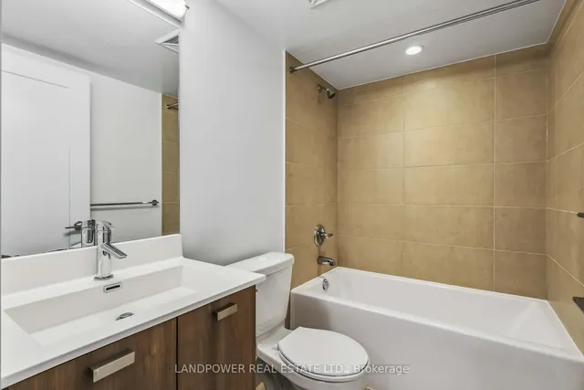 Additional image 19 of 275 Village Green Sq Unit 2417