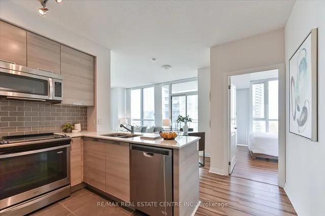 Additional image 9 of 55 Eglinton Ave Unit 1402