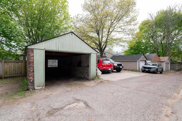 Additional image 38 of 44 Burgess Ave