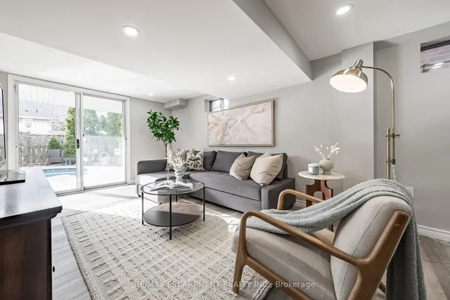 Additional image 15 of 680 Rexford Dr