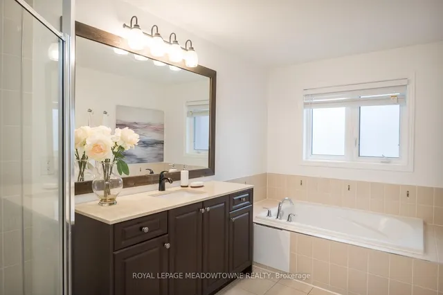 Additional image 33 of 476 Laundon Terr