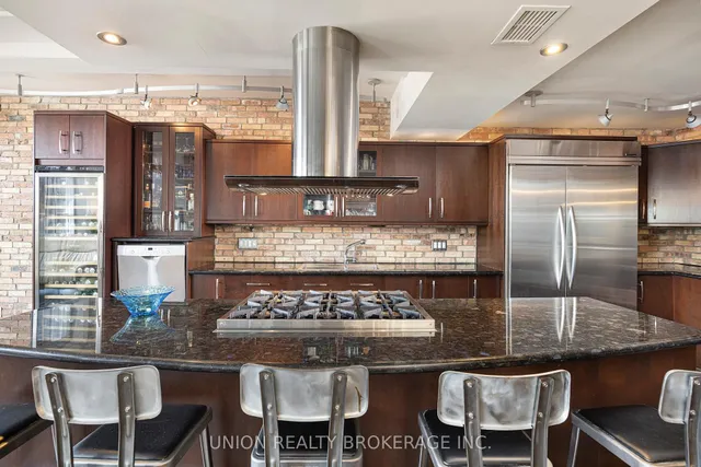 Additional image 8 of 1852 Queen St Unit 303