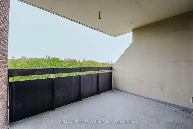 Additional image 24 of 362 The East Mall N/A Unit 302