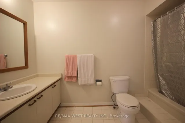 Additional image 35 of 73 Hullrick Dr