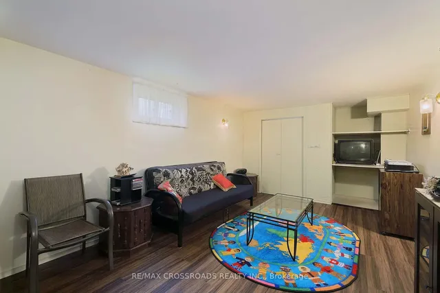 Additional image 26 of 1310 Victoria Park Ave