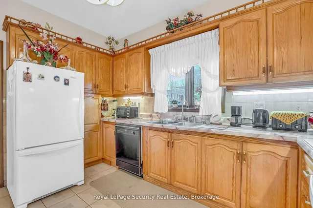 Additional image 11 of 27 Mulholland Ave