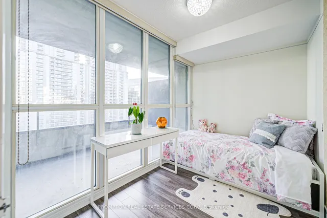 Additional image 22 of 23 Hollywood Ave Unit 2511