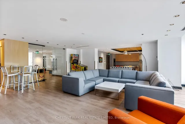 Additional image 32 of 285 Mutual St Unit 302