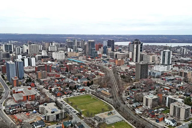 Additional image 41 of 37 Salem Ave