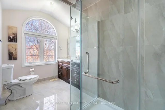 Additional image 33 of 62 Dunvegan Cres