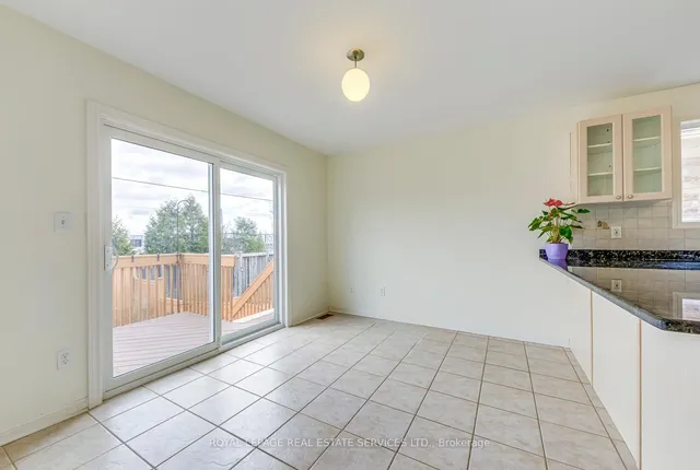 Additional image 19 of 1652 Allan Cres