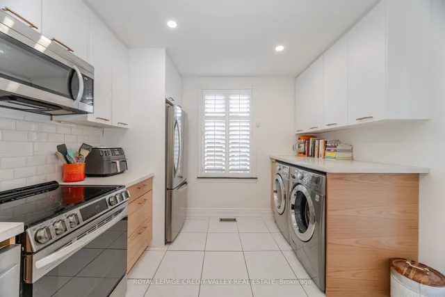 Additional image 14 of 165 Islington Ave