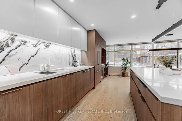 Additional image 11 of 900 Yonge St Unit 201