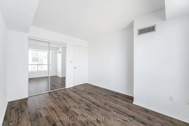 Additional image 19 of 8 Pemberton Ave Unit LPH09