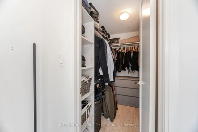 Additional image 20 of 27 Bathurst St Unit 1012