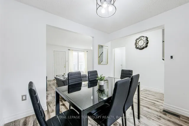 Additional image 11 of 33 Rochelle Ave Unit 51