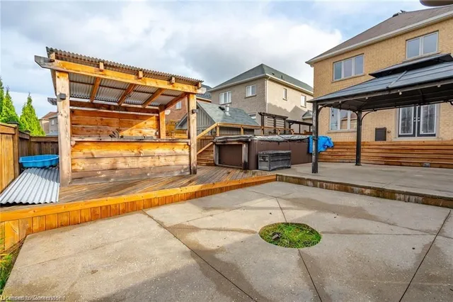 Additional image 48 of 19 Hazelton Ave