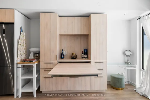 Additional image 17 of 501 Yonge St Unit 1211