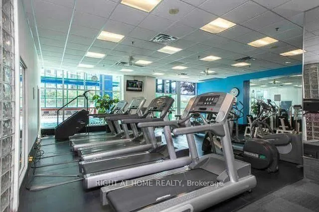 Additional image 4 of 77 Harbour Sq Unit 504