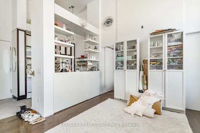 Additional image 11 of 915 King St Unit 208