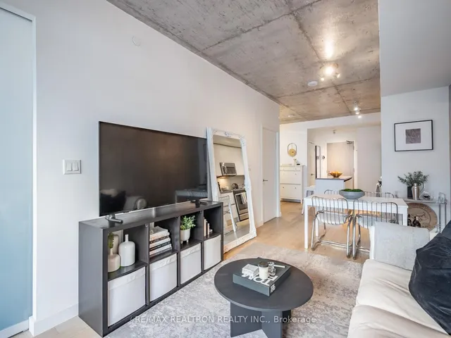 Additional image 23 of 111 Bathurst St Unit 1217