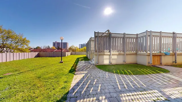 Additional image 31 of 15 Torrance Rd Unit 1401