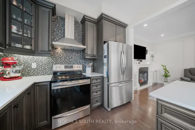 Additional image 11 of 22 Bernadino St