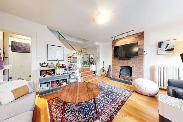 Additional image 26 of 1058 College St