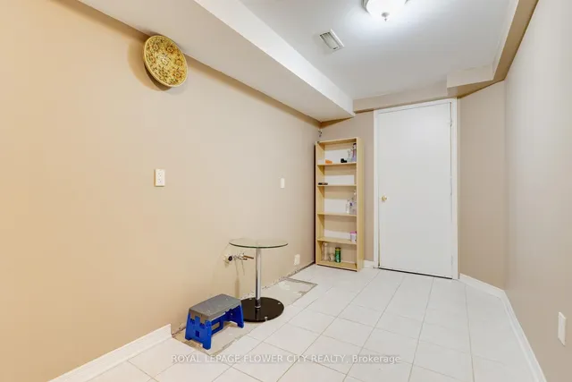 Additional image 35 of 770 Othello Crt Unit 68