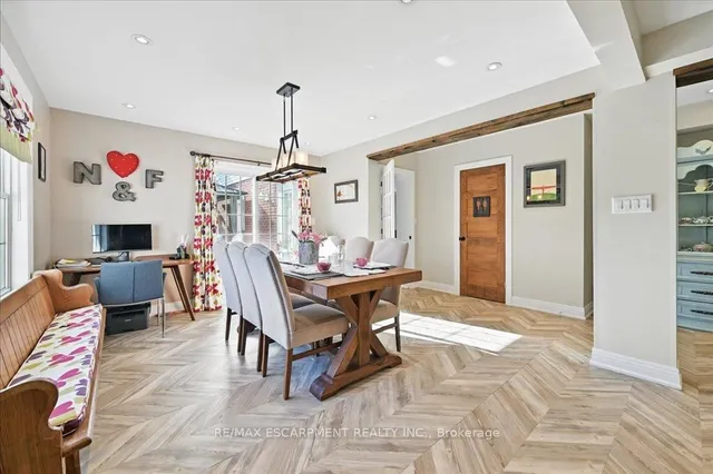 Additional image 16 of 693 King Rd