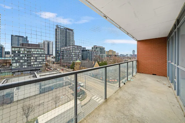 Additional image 19 of 25 Cole St Unit 621