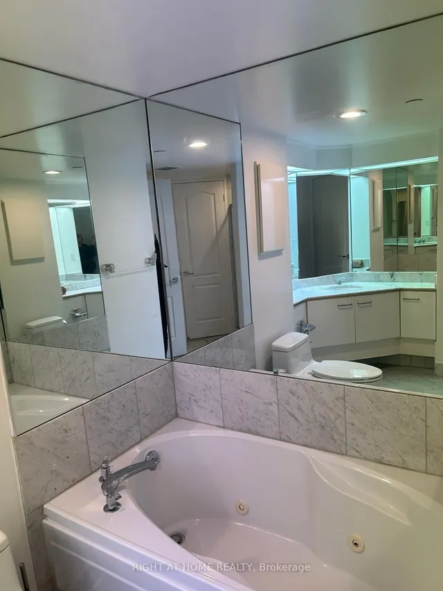 Additional image 17 of 38 Elm St Unit 1812