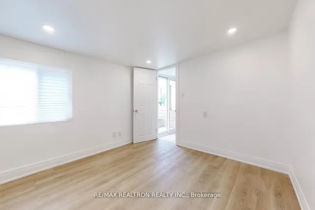 Additional image 33 of 43 Beckett Ave