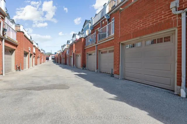 Additional image 44 of 122 Strachan Ave Unit 1