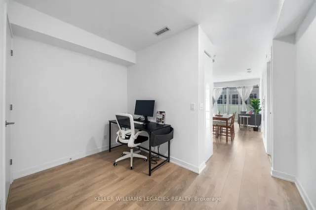 Additional image 6 of 501 Yonge St Unit 1211