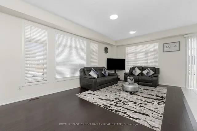 Additional image 8 of 96 Yale Dr