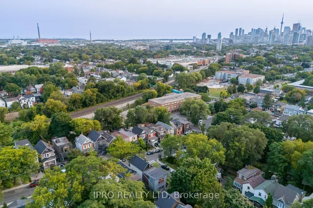 Additional image 39 of 84 Boultbee Ave