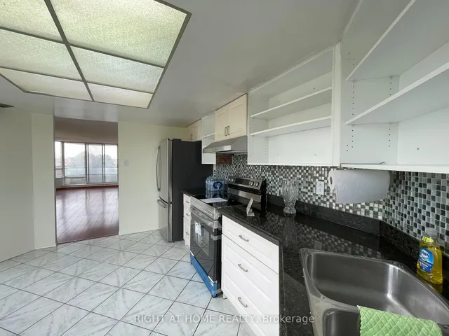 Additional image 17 of 350 Alton Towers Circ Unit 311