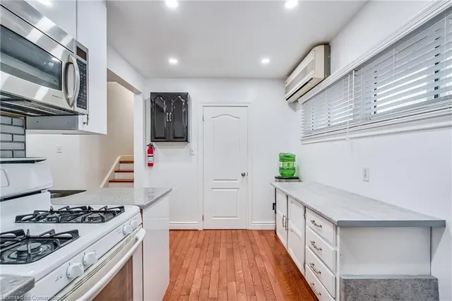 Additional image 14 of 172 Elmhurst Dr