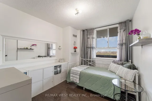 Additional image 27 of 236 Albion Rd Unit 1110