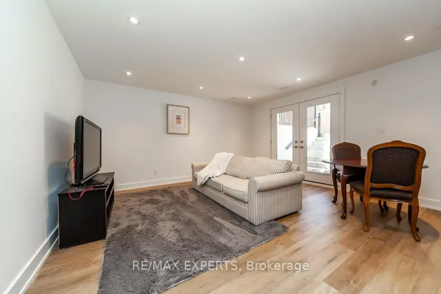 Additional image 38 of 68 Twenty Fourth St