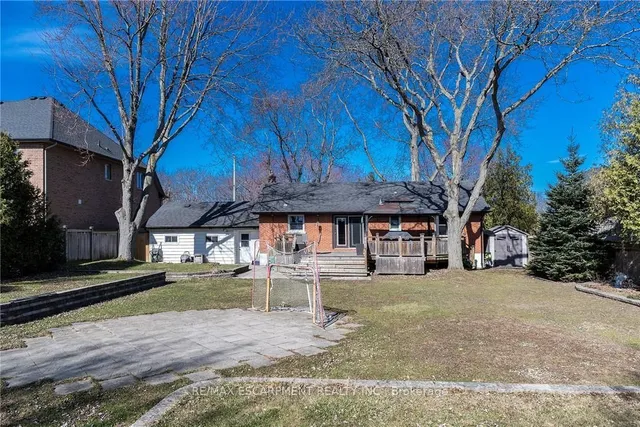 Additional image 25 of 63 Seneca Ave