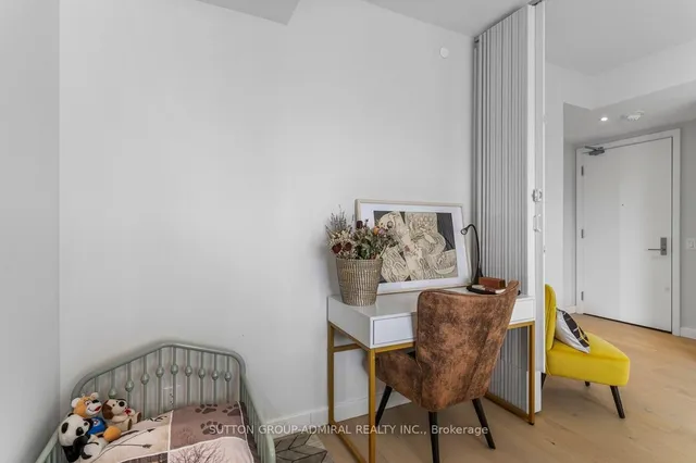 Additional image 18 of 81 Wellesley St Unit 2104